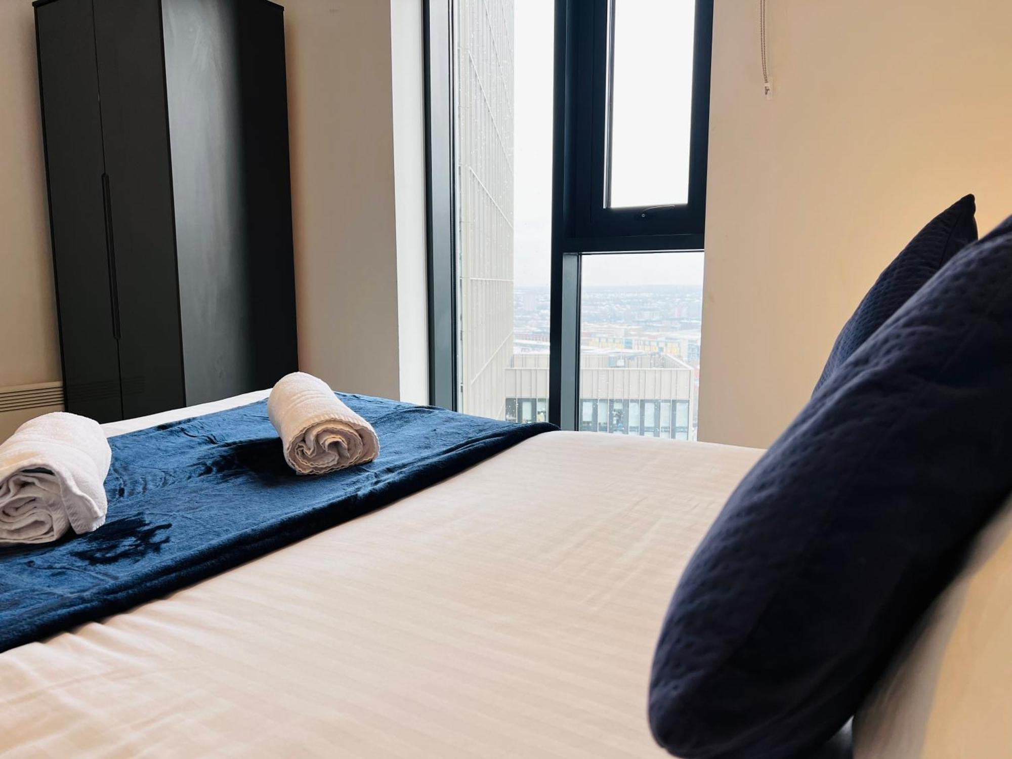 Premium Deals L Last-Minute Stay L 4 Min Walk To Birmingham Central Library L 18Th Floor 2 Bed 2 Bath City Centre Penthouse With Gym & Netflix By Jvt Short Lets Exterior photo